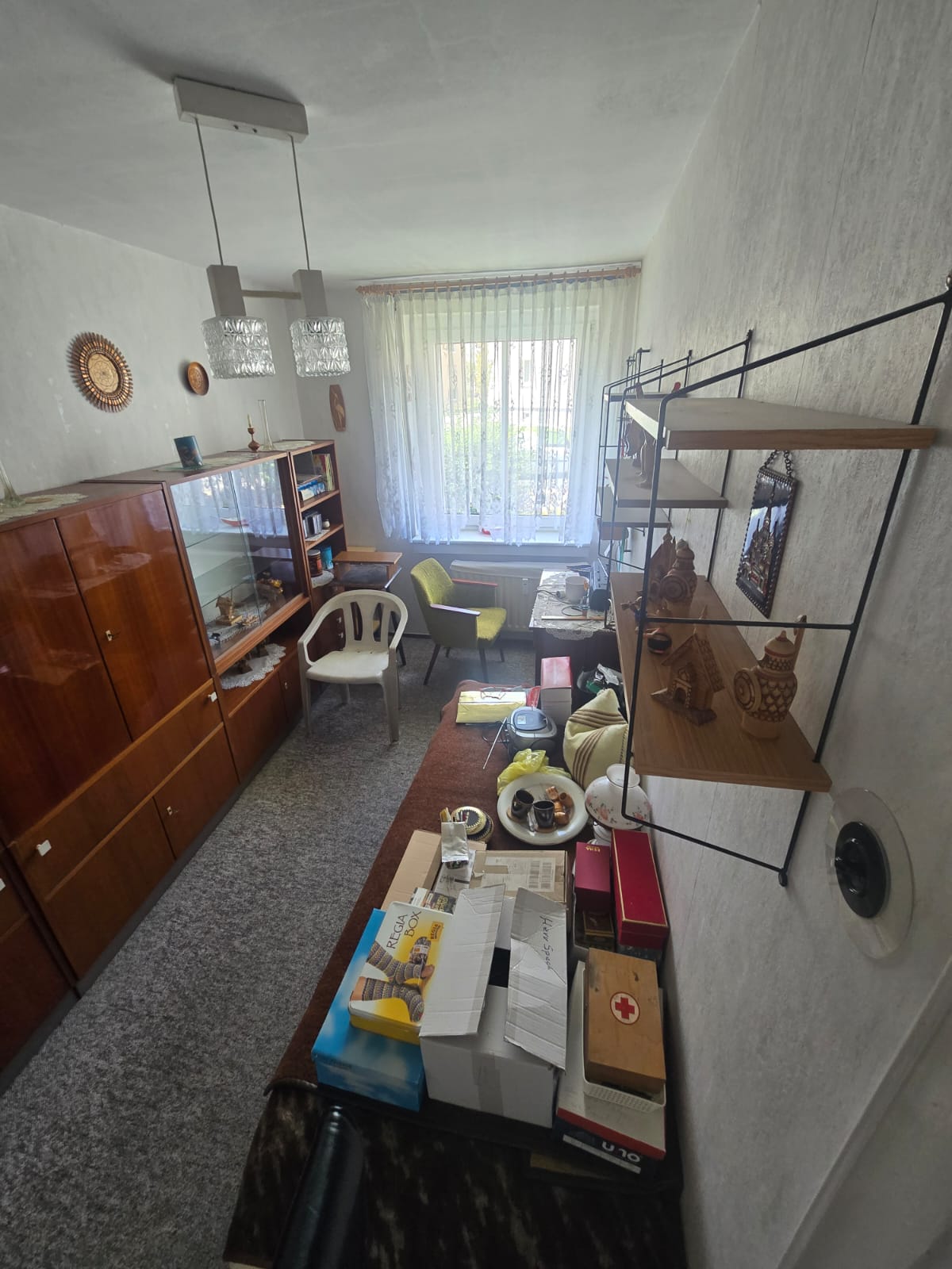 Möbliertes Wohnzimmer vor der Wohnungsentrümpelung